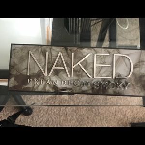 naked smoky palette